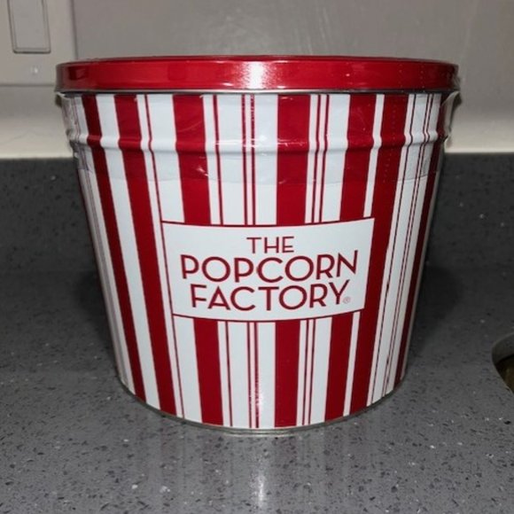 Elton John The Popcorn Factory SEALED Popcorn Tin Yellow Brick Road Final Tour - Picture 2 of 4